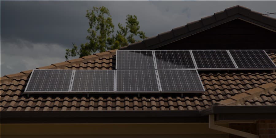Vale a pena vender o excedente da energia solar à rede?